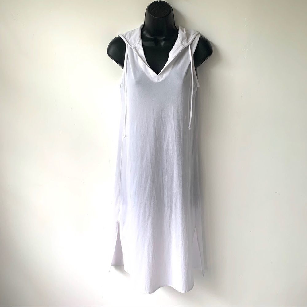 VINTAGE ADDRIENNE VITTADINI RETRO HOODED COVERUP